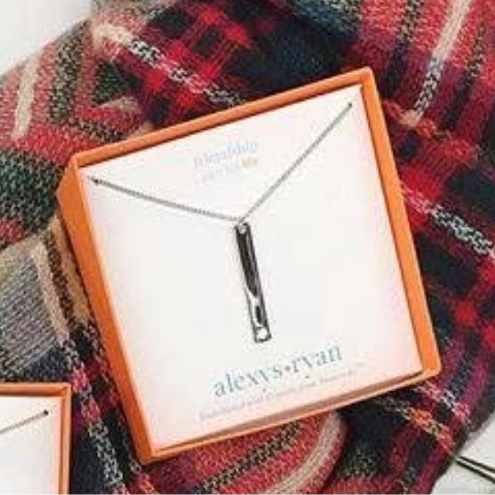 alexys ryan Friendship Necklace NWT‎
